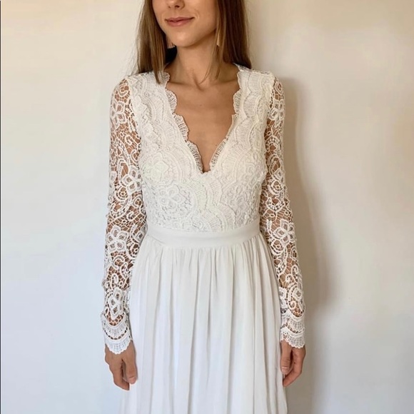 Lulu’s white lace dress - Picture 2 of 8